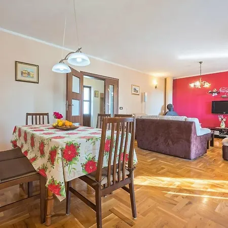 House Dolly Porec