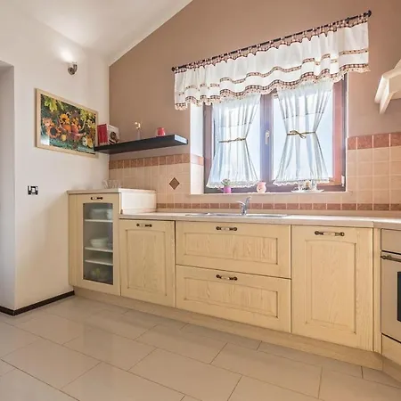 House Dolly Porec